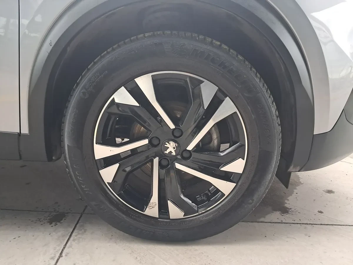 Peugeot 2008 1.2 Allure Puretech 4x2 130 Eat8 At 5p año 2020