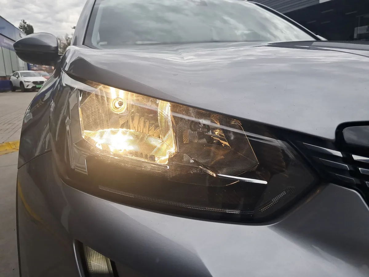 Peugeot 2008 1.2 Allure Puretech 4x2 130 Eat8 At 5p año 2020