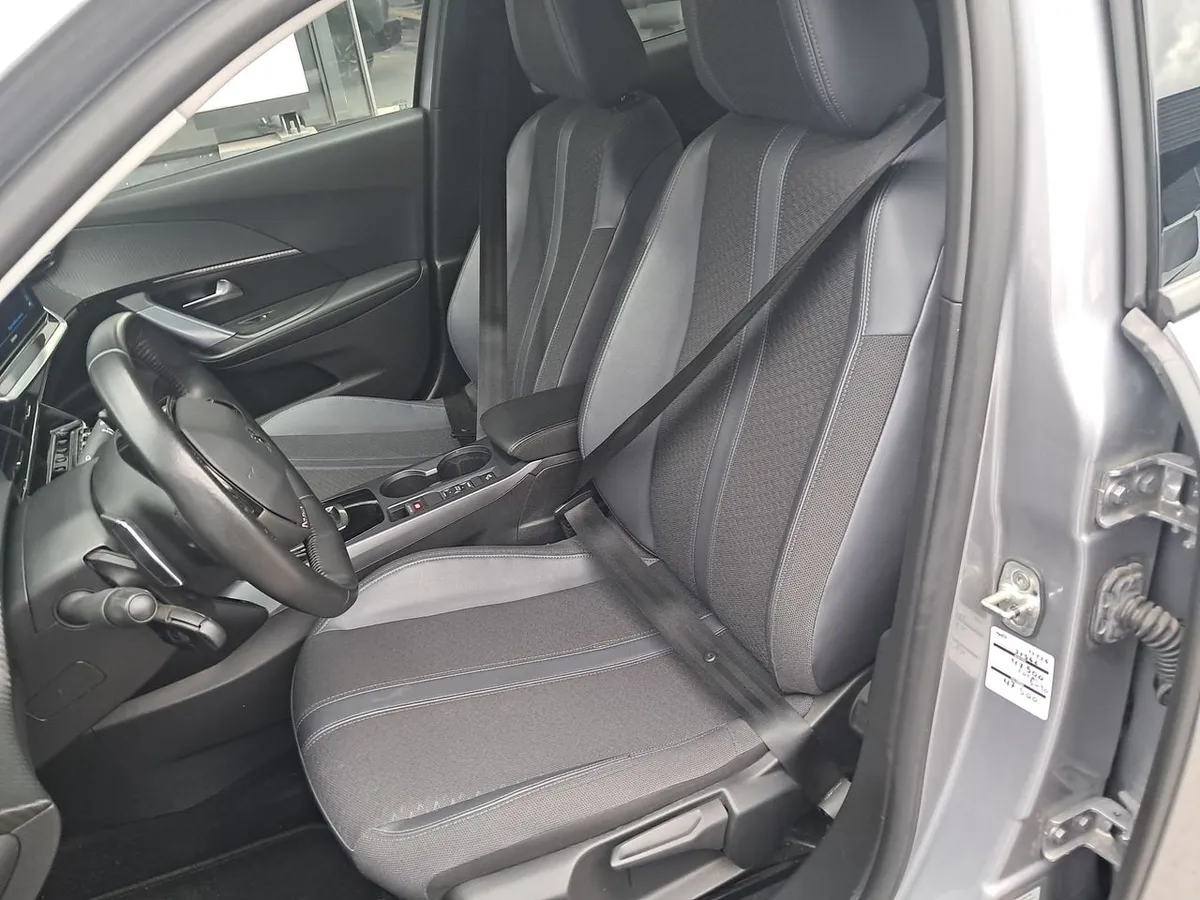Peugeot 2008 1.2 Allure Puretech 4x2 130 Eat8 At 5p año 2020
