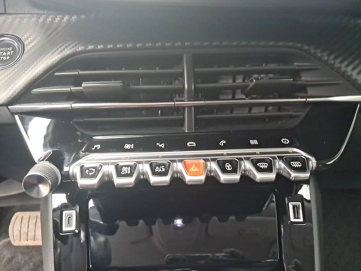 Peugeot 2008 1.2 Allure Puretech 4x2 130 Eat8 At 5p año 2020