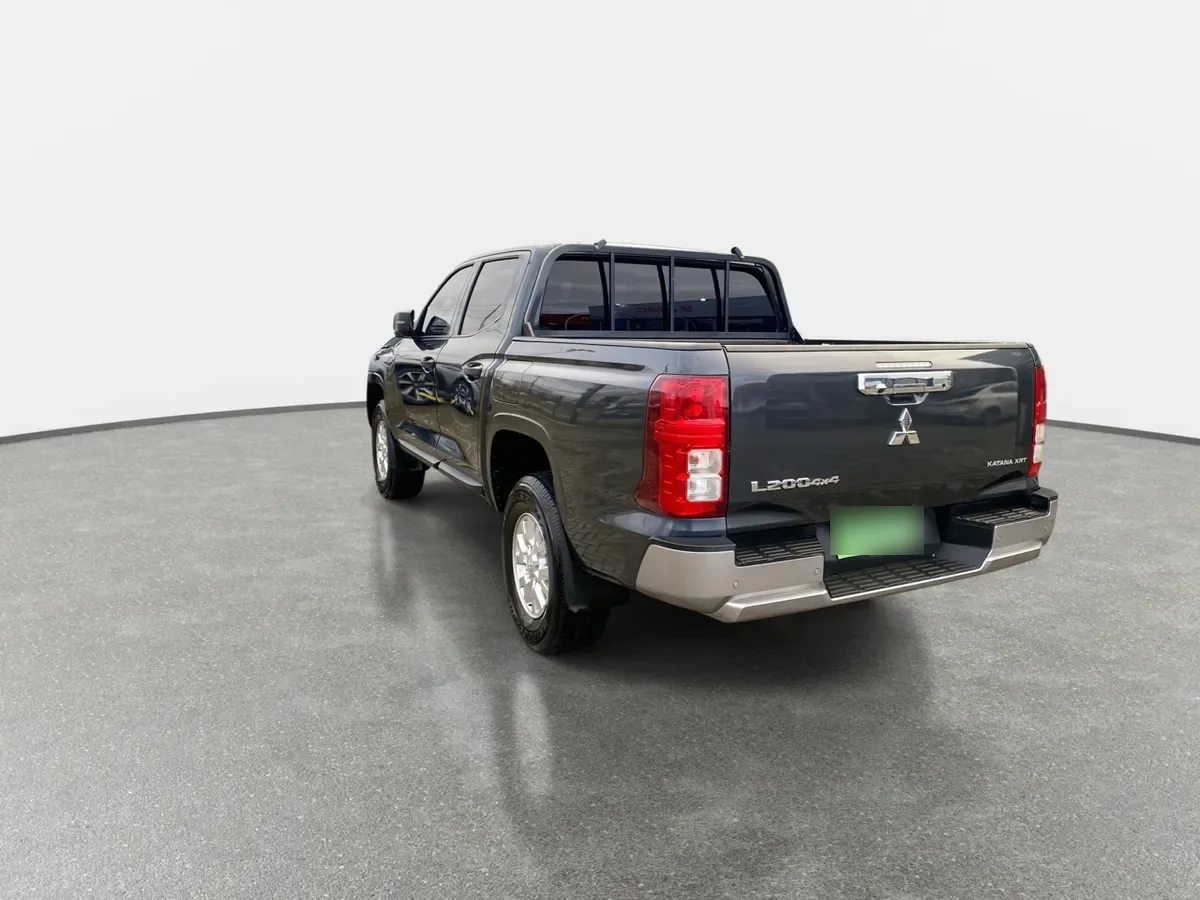 Mitsubishi L200 2.4 Katana Xrt Diesel 4x4 Dob. Cab. Euro6 Mt 4p año 2026