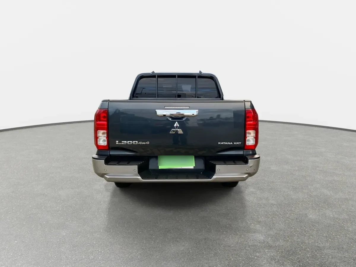 Mitsubishi L200 2.4 Katana Xrt Diesel 4x4 Dob. Cab. Euro6 Mt 4p año 2026