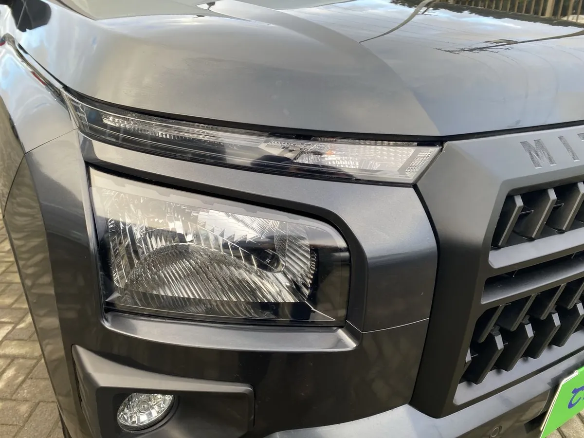 Mitsubishi L200 2.4 Katana Xrt Diesel 4x4 Dob. Cab. Euro6 Mt 4p año 2026