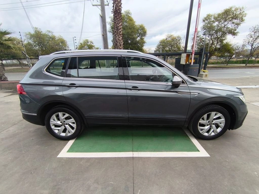 Volkswagen Tiguan 1.4 Tsi Comfortline año 2022