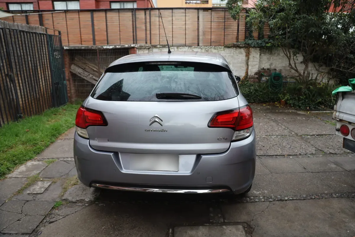 Citroen C-4 1.6 Bluehdi 120 Sys Eat6 Feel At Diesel año 2017