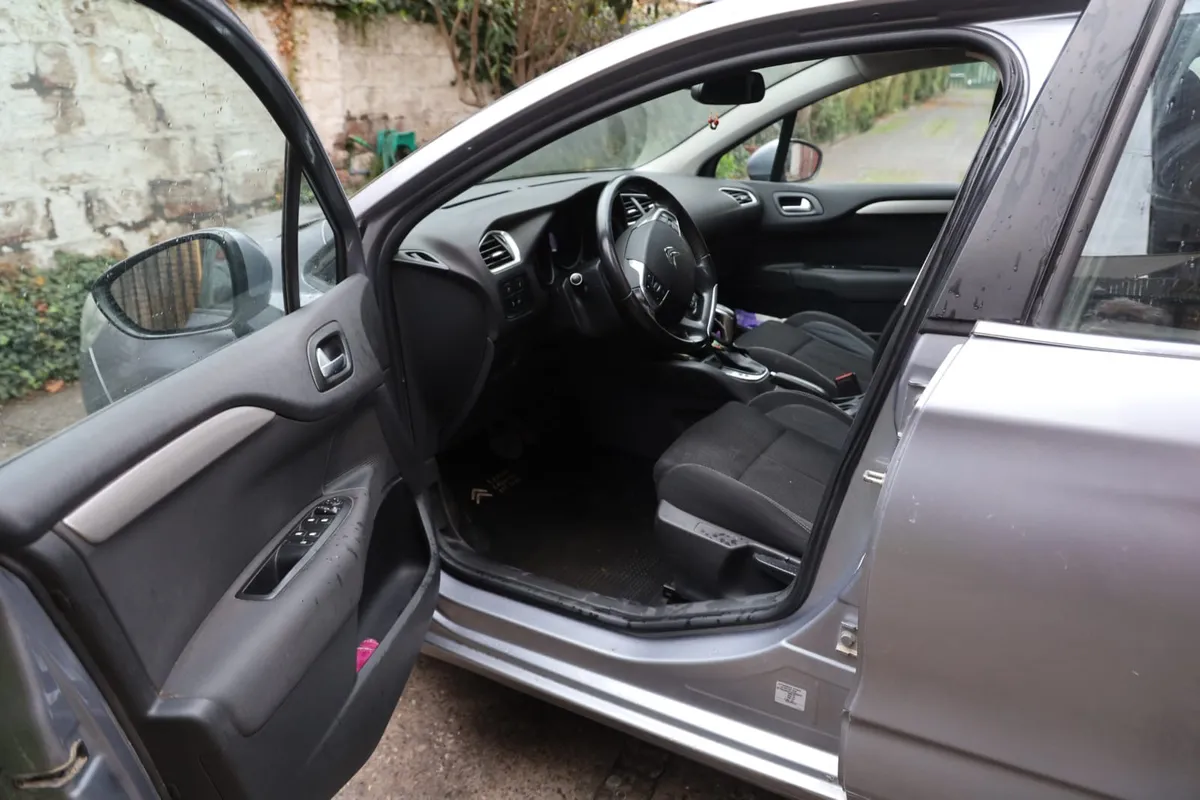 Citroen C-4 1.6 Bluehdi 120 Sys Eat6 Feel At Diesel año 2017