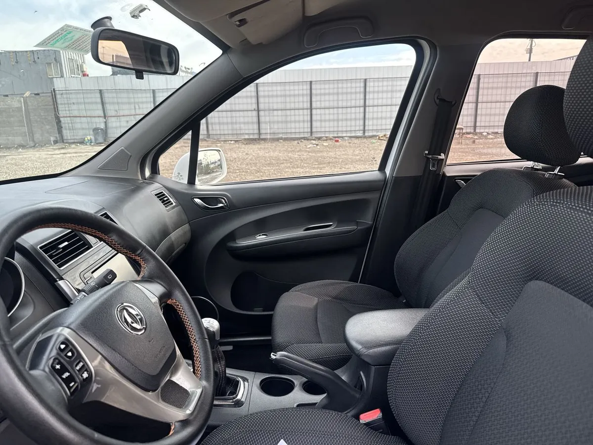 Dongfeng Joyear X3 1.6 Luxury 4x2 Mt 5p año 2022
