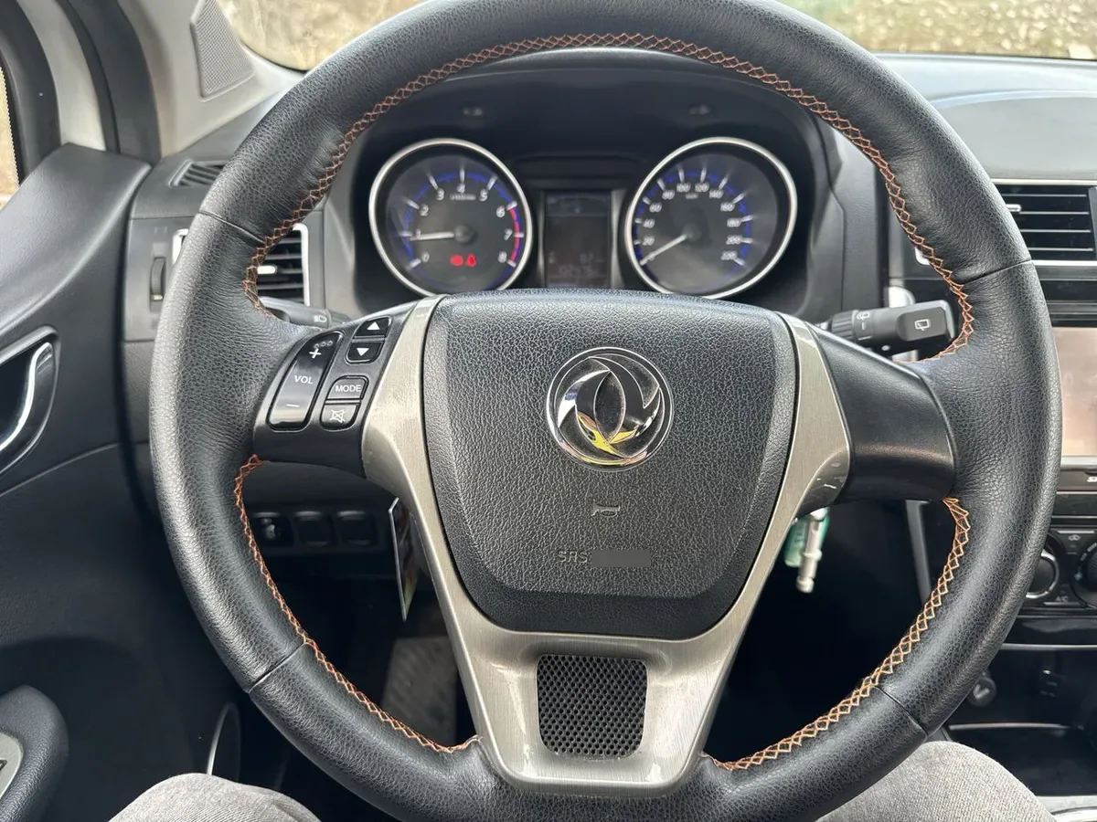 Dongfeng Joyear X3 1.6 Luxury 4x2 Mt 5p año 2022