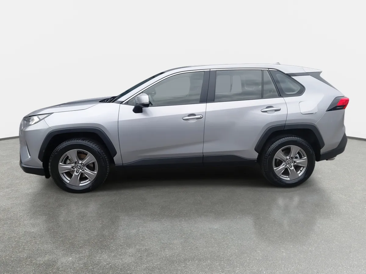 Toyota Rav 4 2.0 Le 4x2 Cvt At 5p año 2023