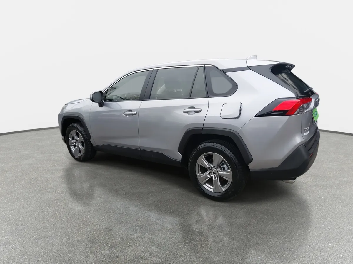 Toyota Rav 4 2.0 Le 4x2 Cvt At 5p año 2023