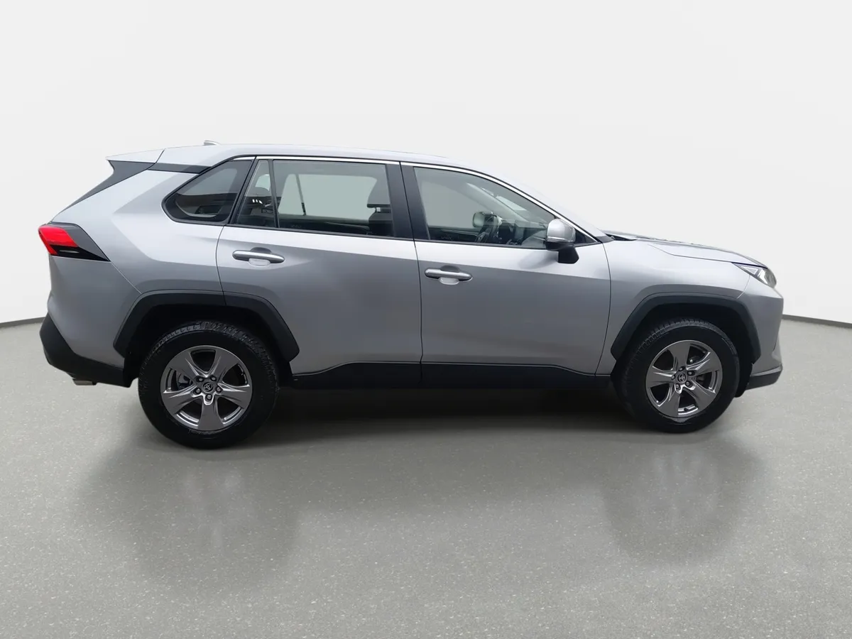 Toyota Rav 4 2.0 Le 4x2 Cvt At 5p año 2023