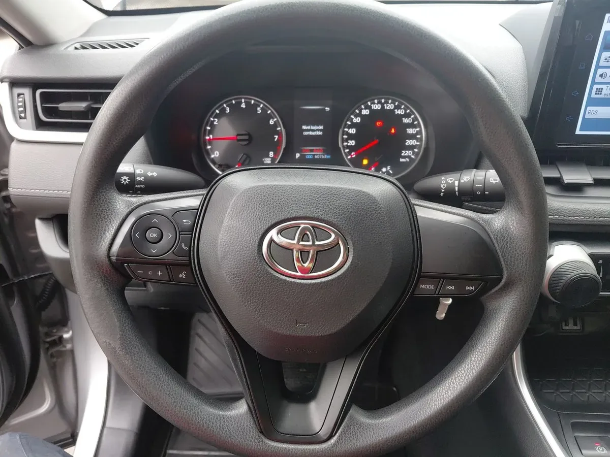 Toyota Rav 4 2.0 Le 4x2 Cvt At 5p año 2023