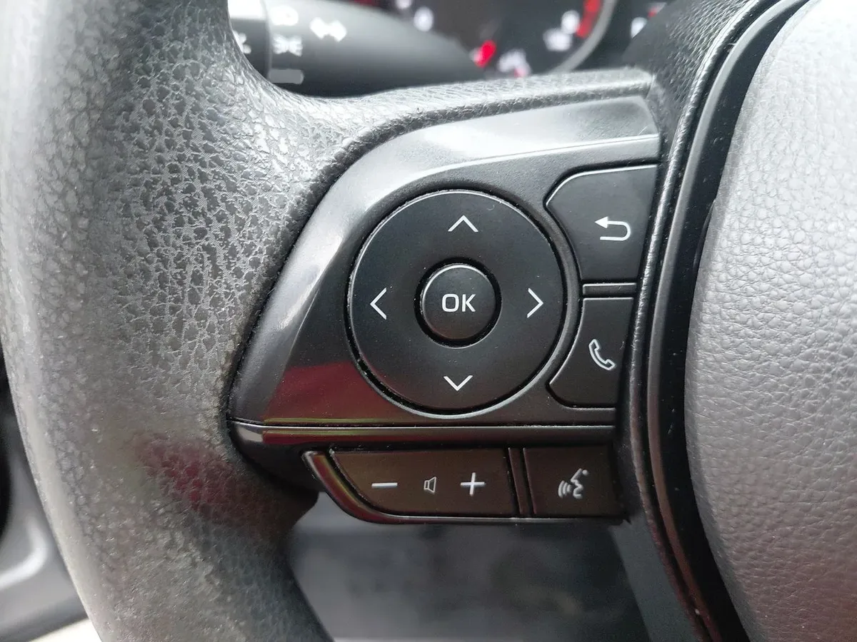 Toyota Rav 4 2.0 Le 4x2 Cvt At 5p año 2023