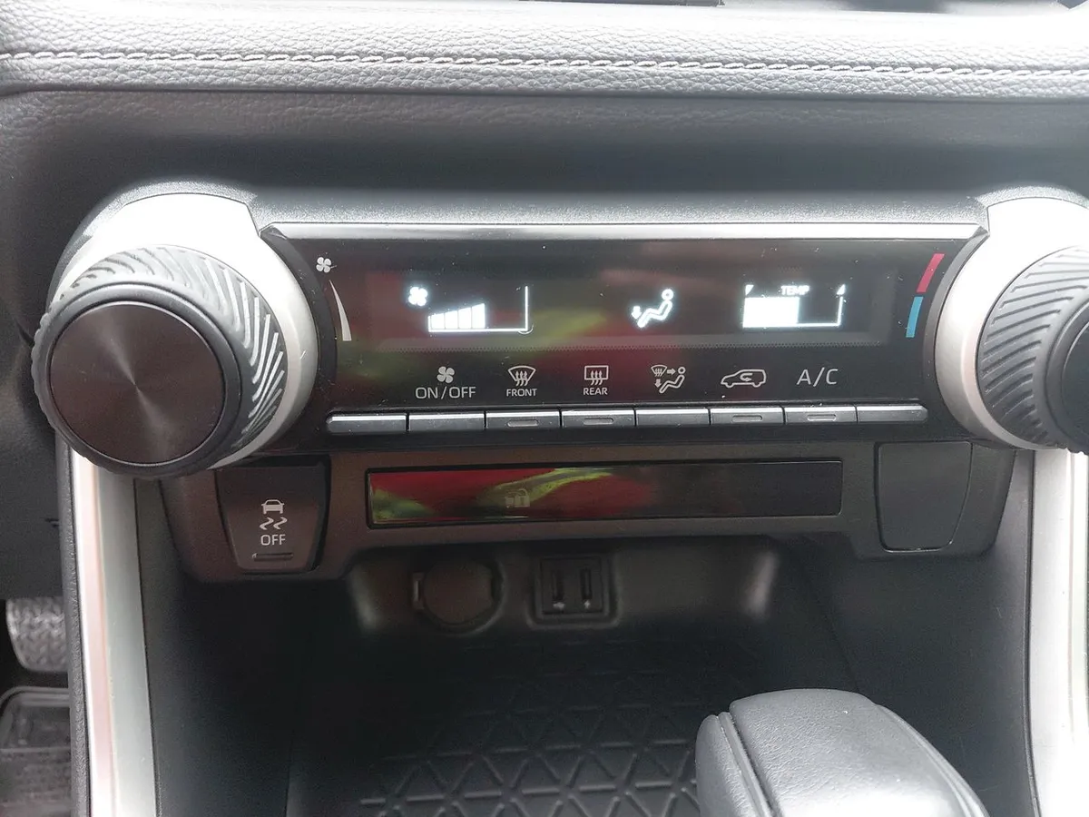 Toyota Rav 4 2.0 Le 4x2 Cvt At 5p año 2023
