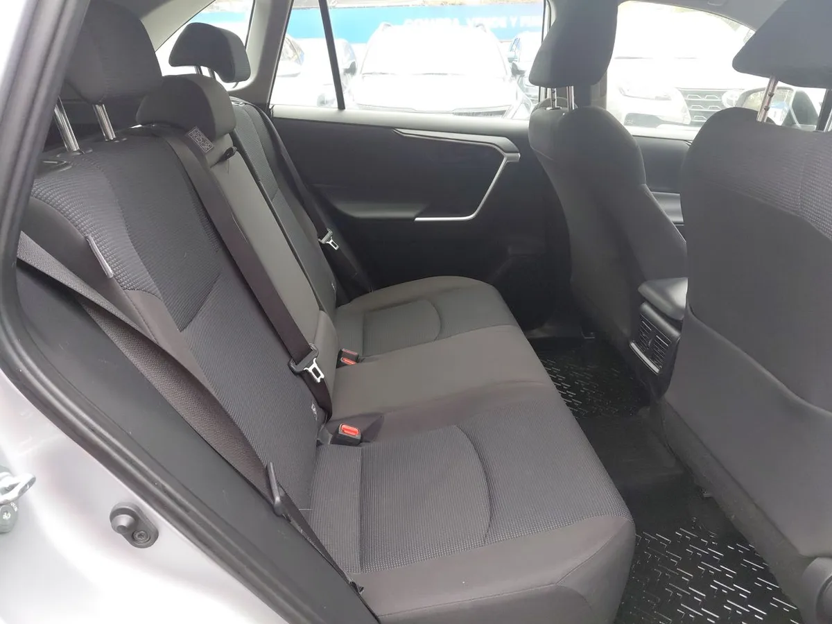 Toyota Rav 4 2.0 Le 4x2 Cvt At 5p año 2023