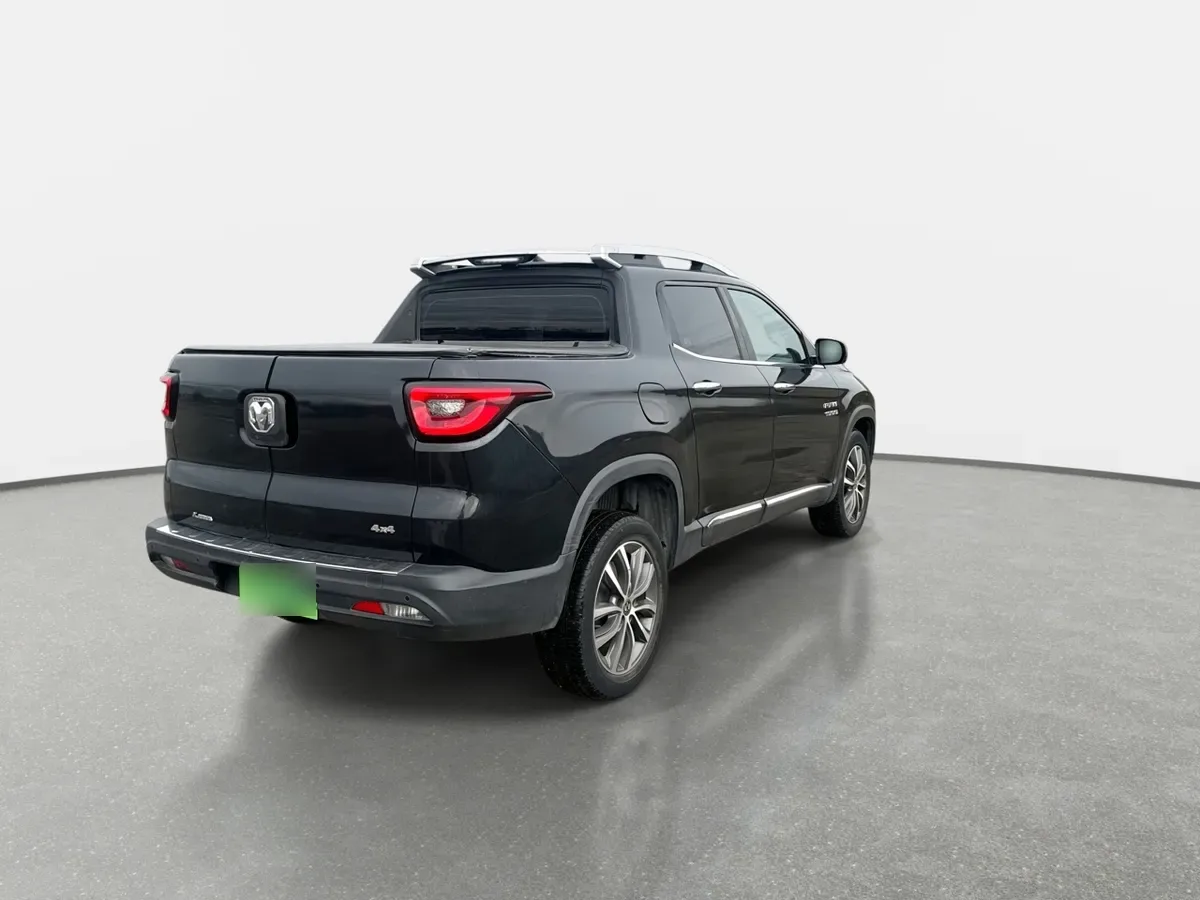 Ram 1000 2.0 Laramie 4x4 Dob. Cab. At 4p año 2021