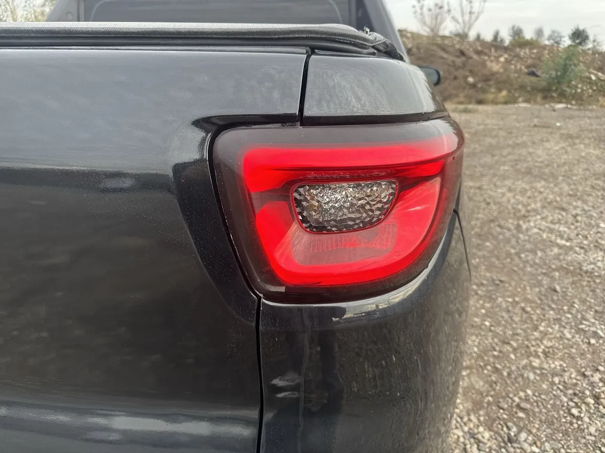Ram 1000 2.0 Laramie 4x4 Dob. Cab. At 4p año 2021