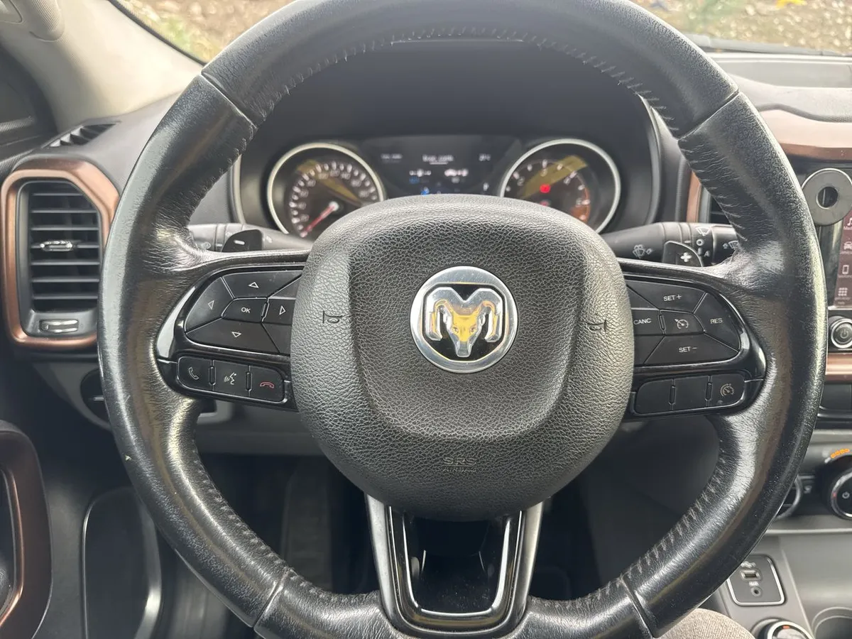 Ram 1000 2.0 Laramie 4x4 Dob. Cab. At 4p año 2021