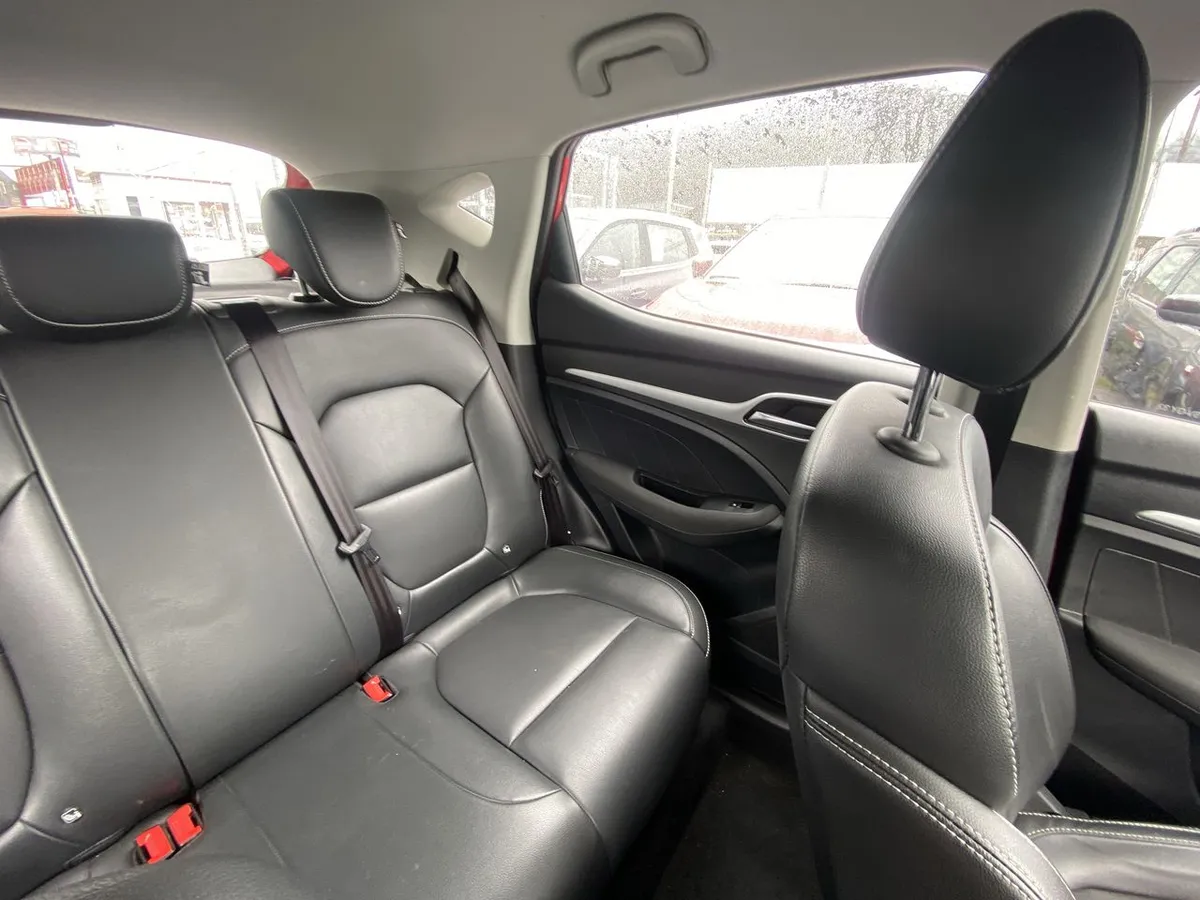 MG Mg Zs 1.5 Std 4x2 At 5p año 2023