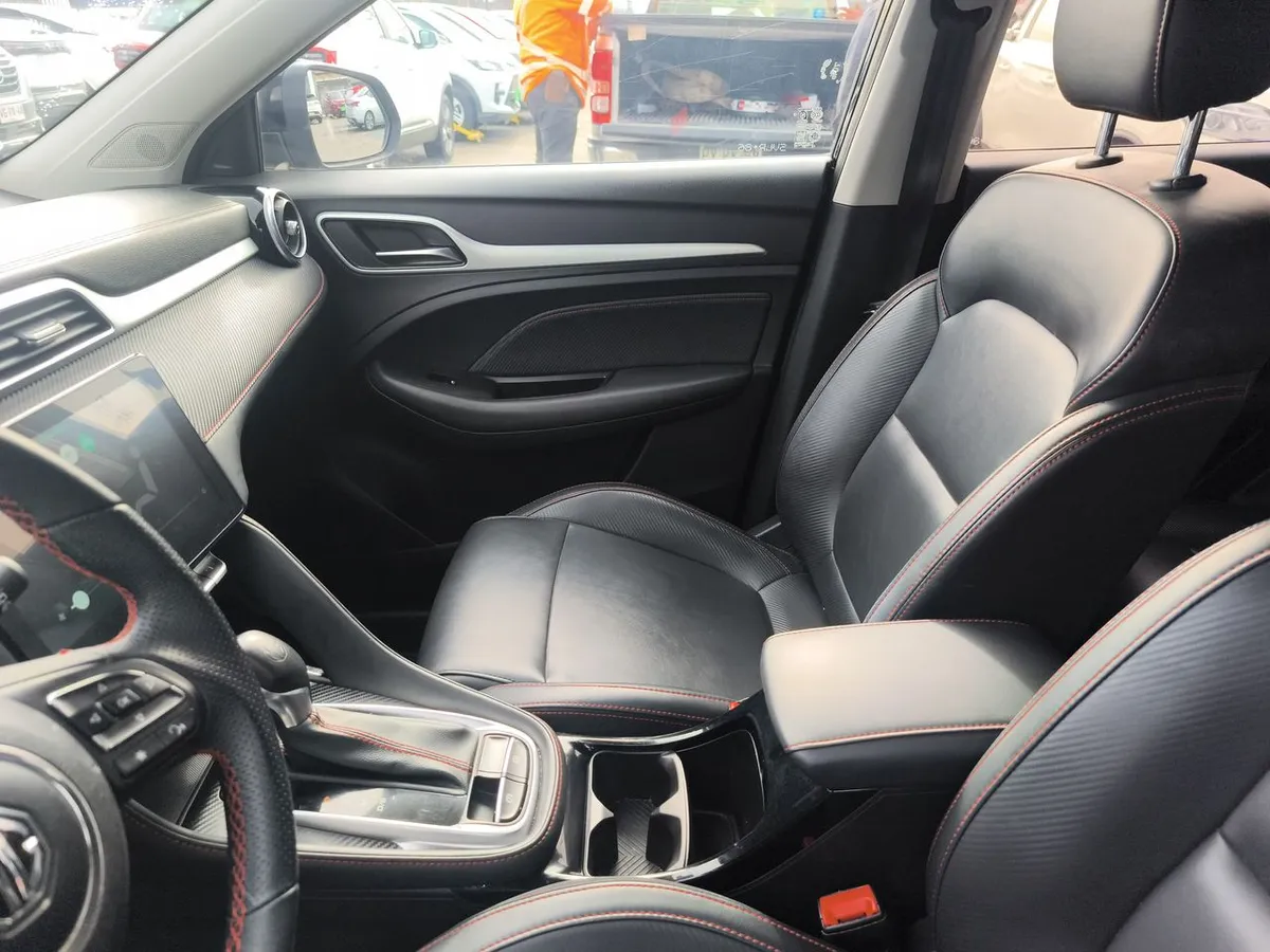 MG Mg Zx 1.5 Dlx 4x2 Cvt At 5p año 2023