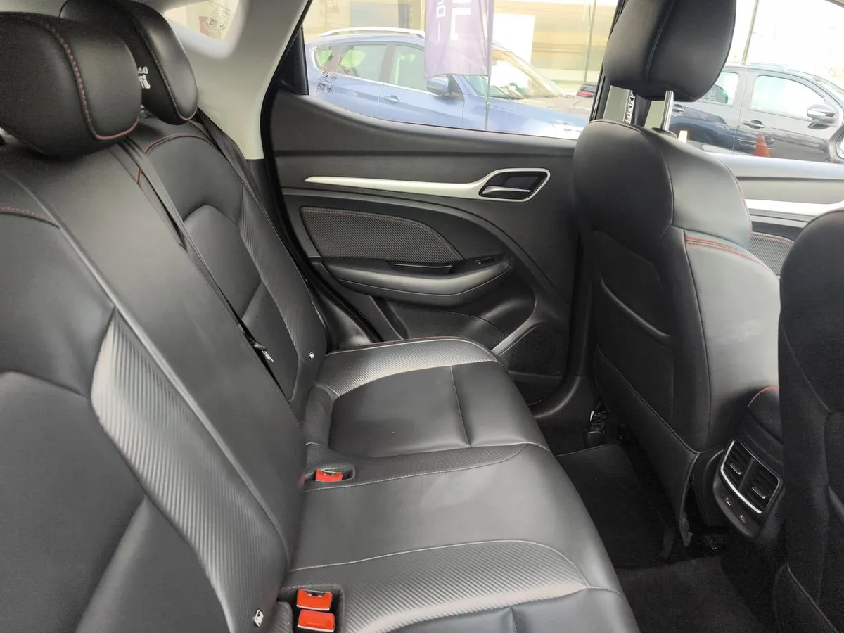 MG Mg Zx 1.5 Dlx 4x2 Cvt At 5p año 2023