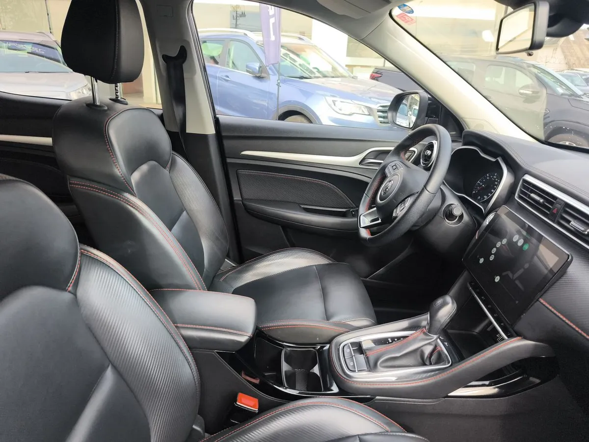 MG Mg Zx 1.5 Dlx 4x2 Cvt At 5p año 2023