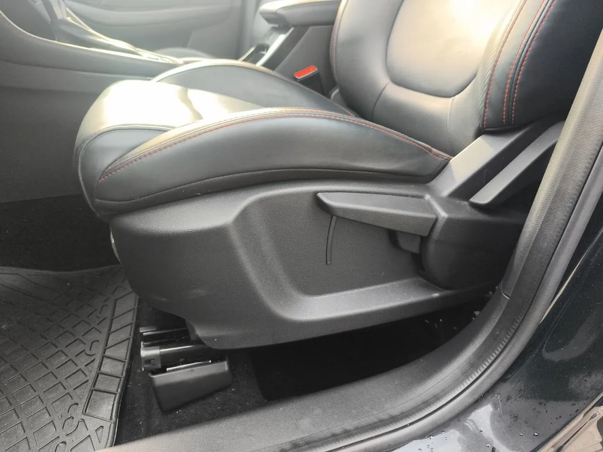 MG Mg Zx 1.5 Dlx 4x2 Cvt At 5p año 2023