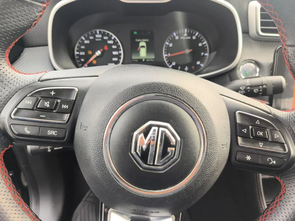 MG Mg Zx 1.5 Dlx 4x2 Cvt At 5p año 2023