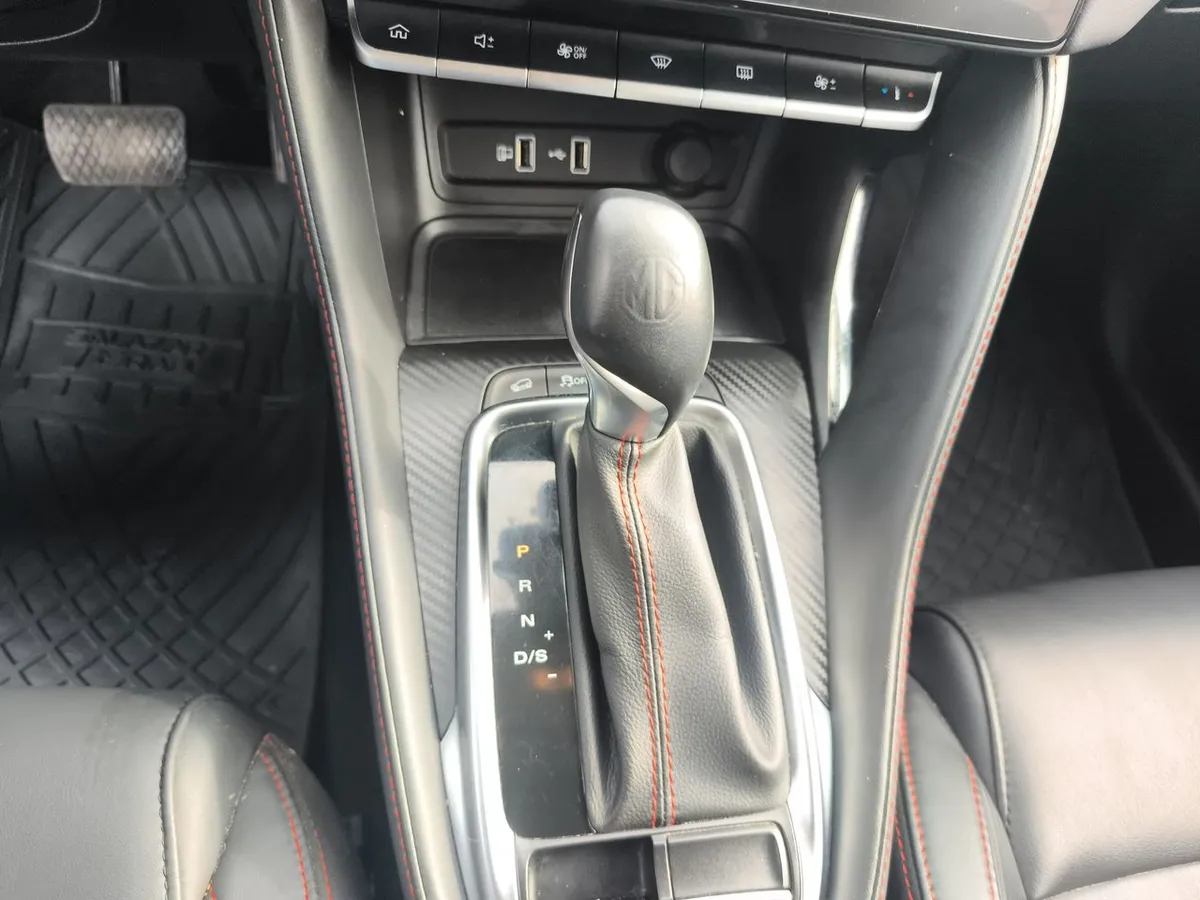 MG Mg Zx 1.5 Dlx 4x2 Cvt At 5p año 2023