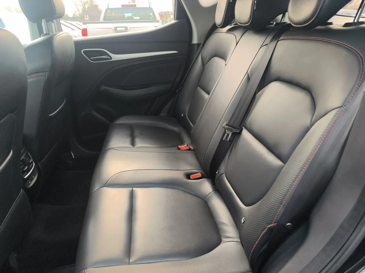 MG Mg Zx 1.5 Dlx 4x2 Cvt At 5p año 2023