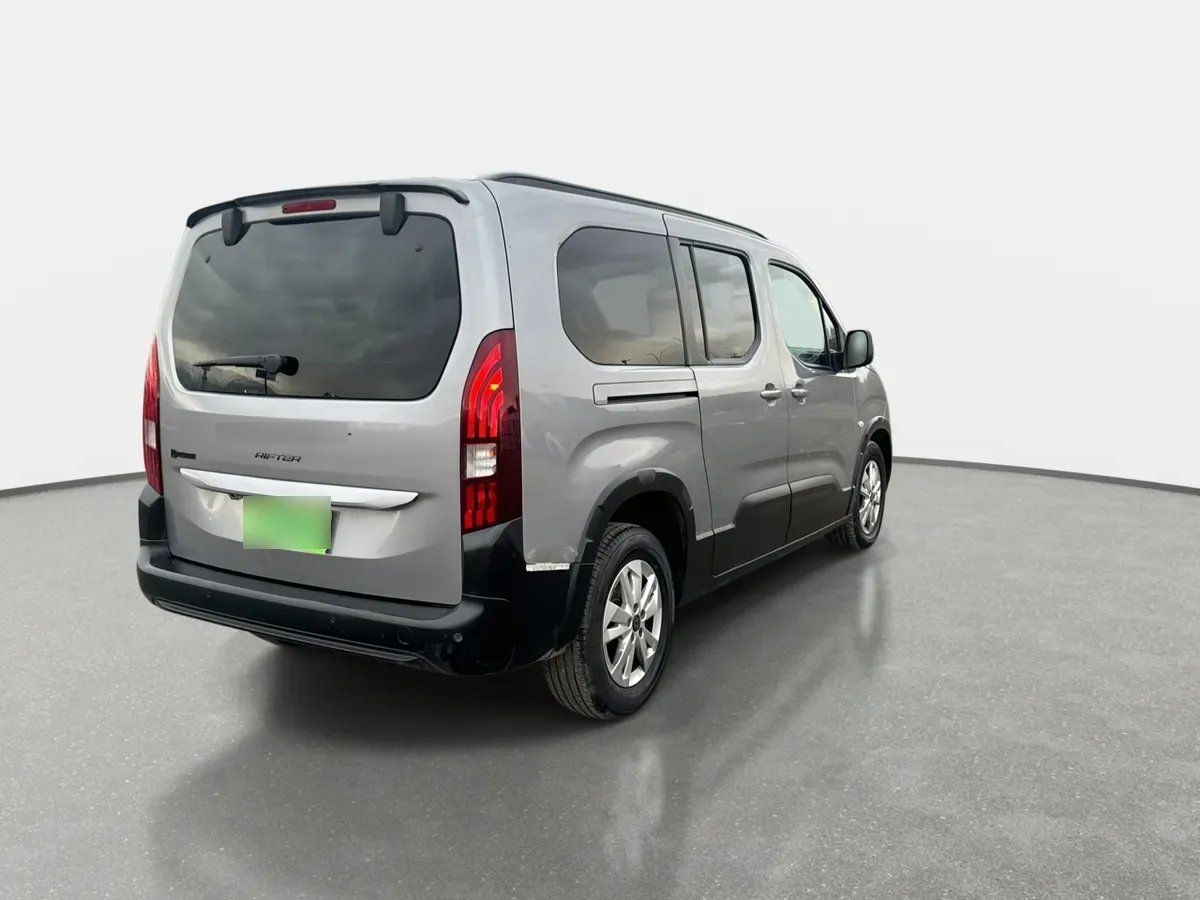 Peugeot Rifter 1.5 Mca Allure Bluehdi Diesel 100 4x2 Mt 5p año 2025