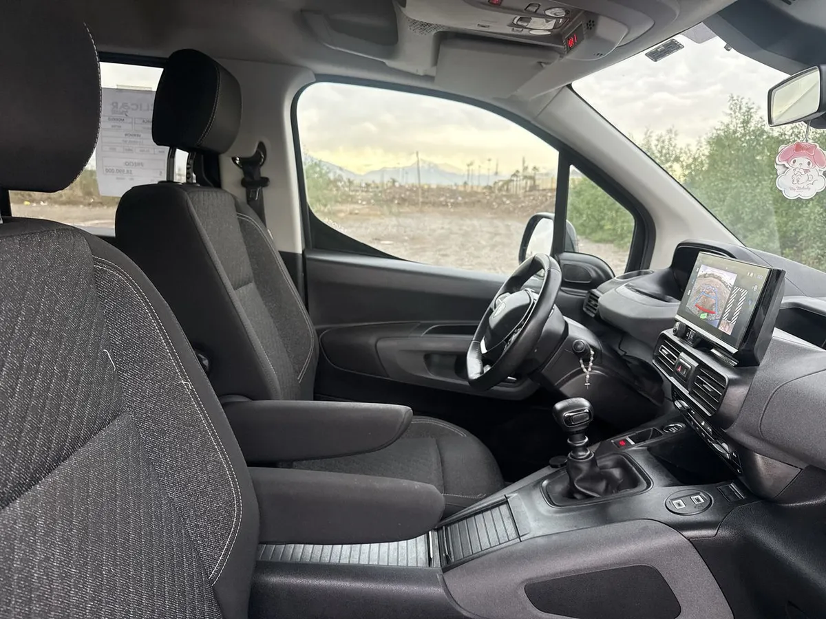 Peugeot Rifter 1.5 Mca Allure Bluehdi Diesel 100 4x2 Mt 5p año 2025