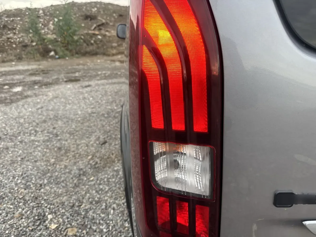 Peugeot Rifter 1.5 Mca Allure Bluehdi Diesel 100 4x2 Mt 5p año 2025