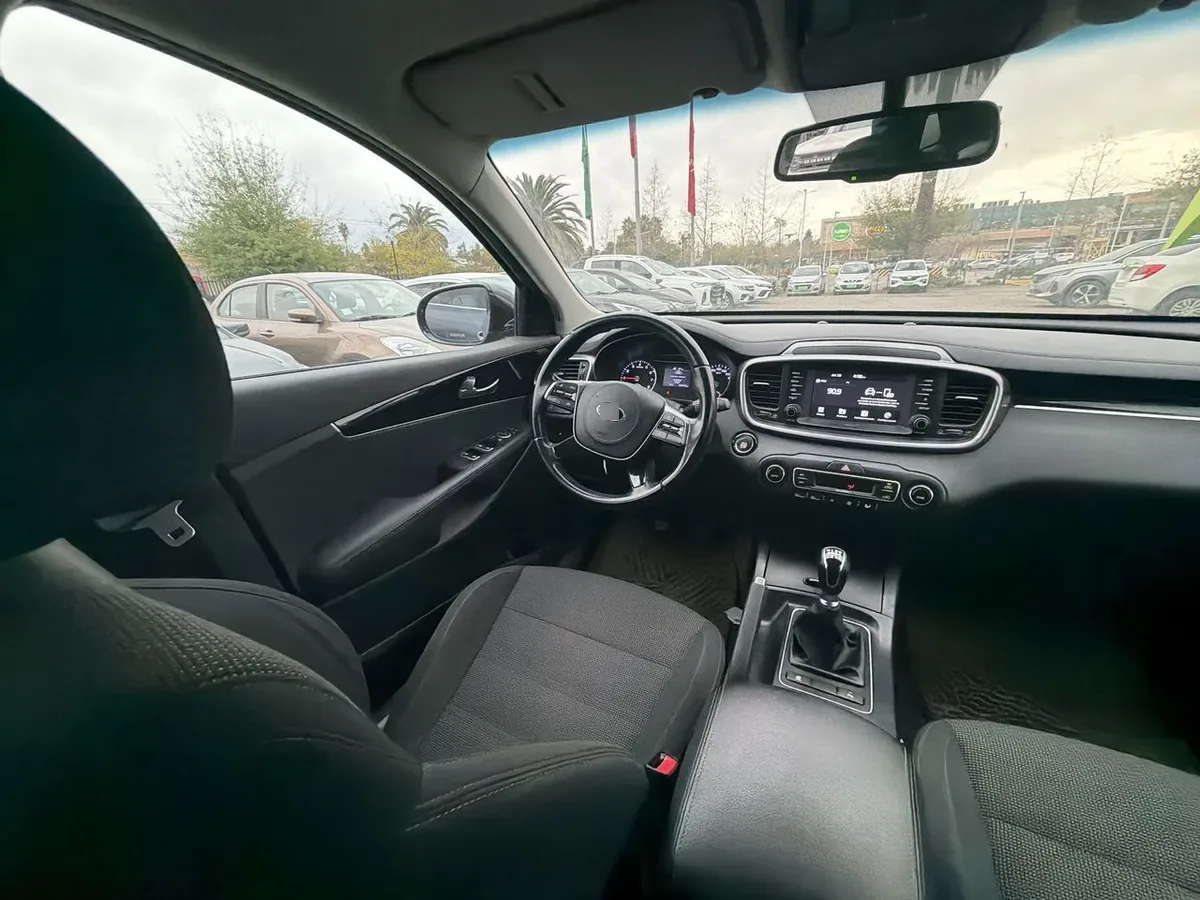 Kia Sorento 2.4 Ex 2wd 6mt 5p año 2018