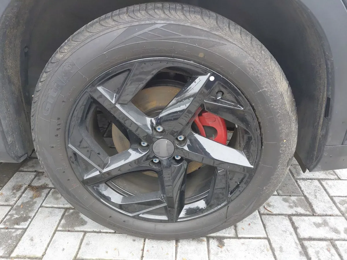 Omoda C5 1.6t Prestige 4x2 Dct At 5p año 2025