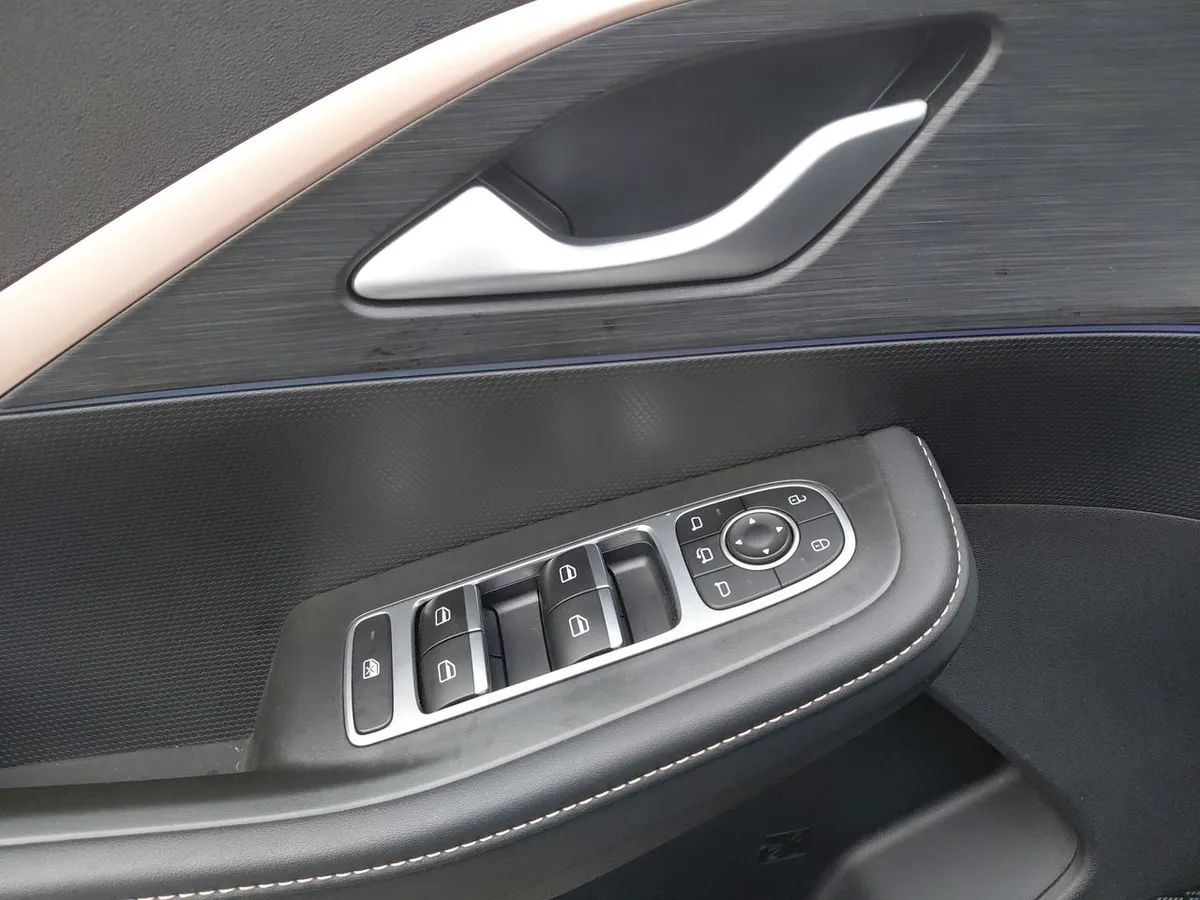 Omoda C5 1.6t Prestige 4x2 Dct At 5p año 2025