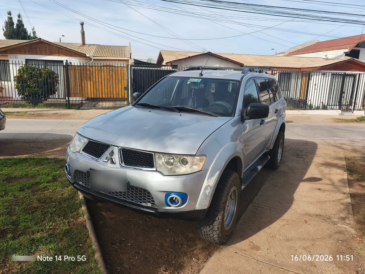 MITSUBISHI MONTERO SPORT 2.5 G2 At 4x4 año 2013