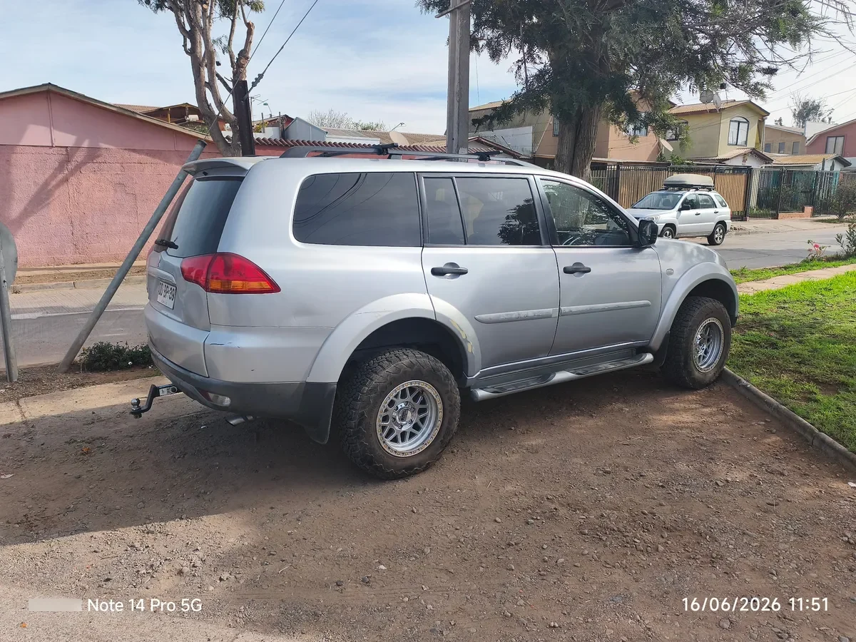 MITSUBISHI MONTERO SPORT 2.5 G2 At 4x4 año 2013