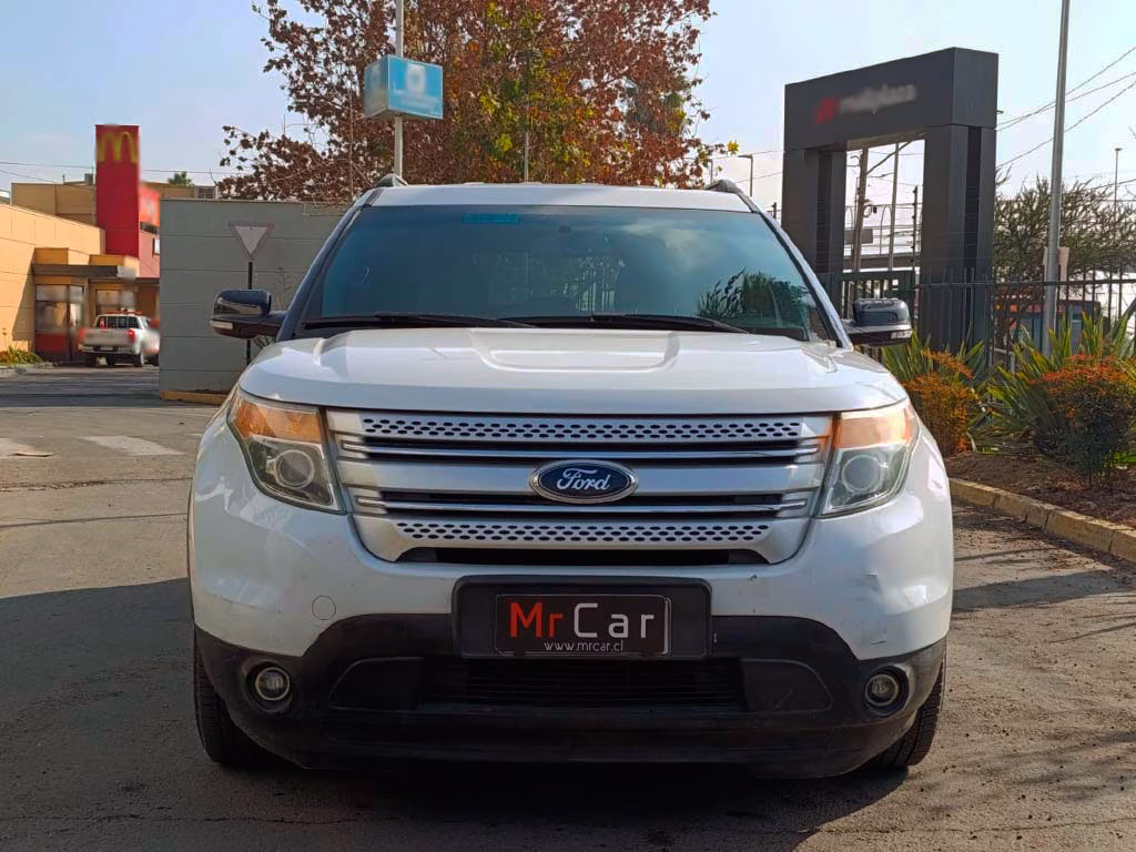 Ford Explorer Xlt 4x2 año 2014