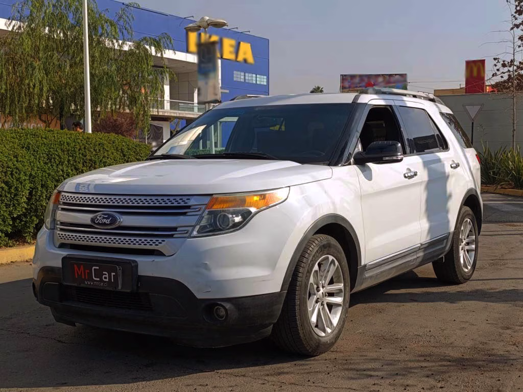 Ford Explorer Xlt 4x2 año 2014