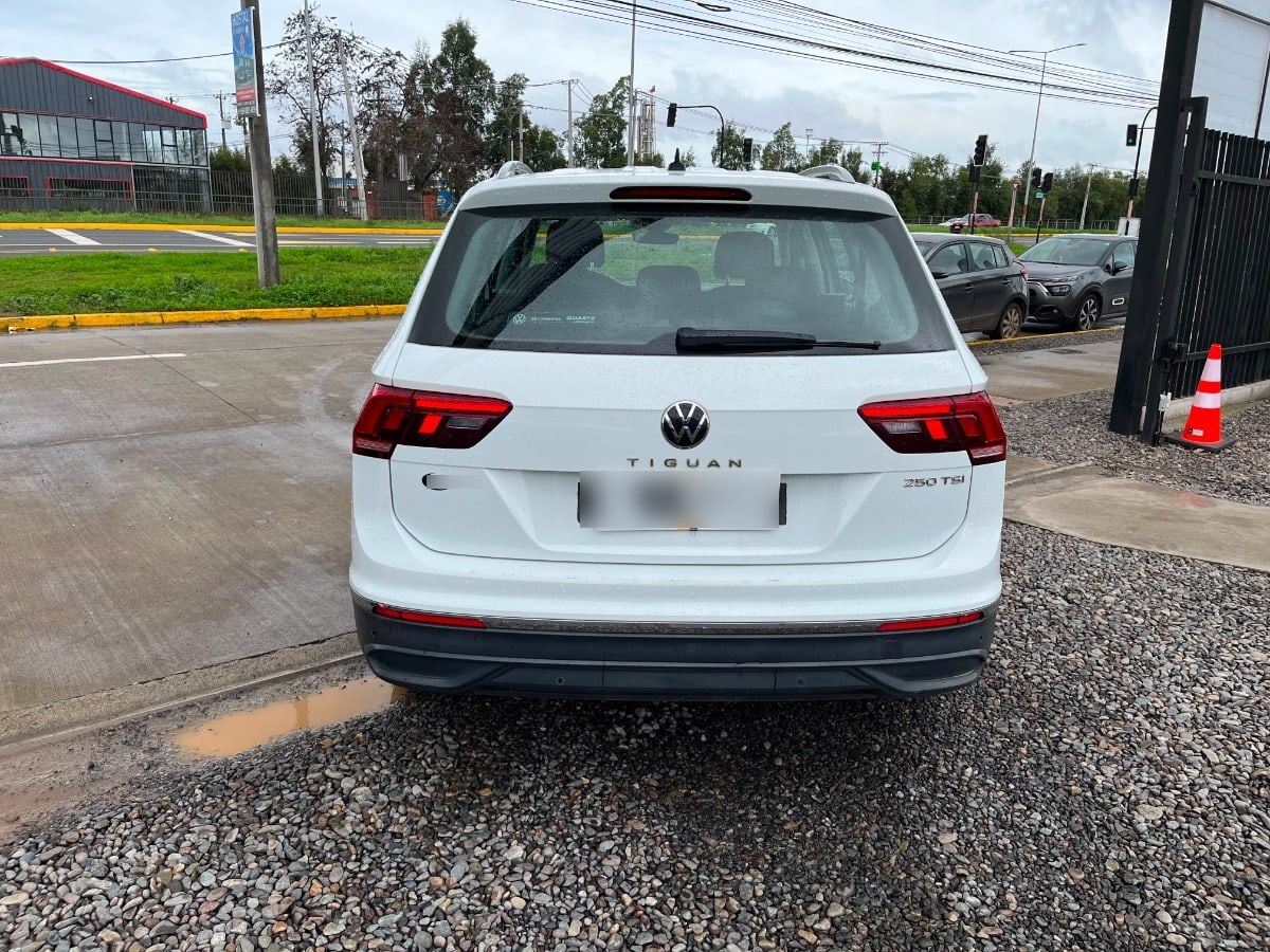 Volkswagen Tiguan Comfortline Tsi 4x2 1.4 Aut año 2022