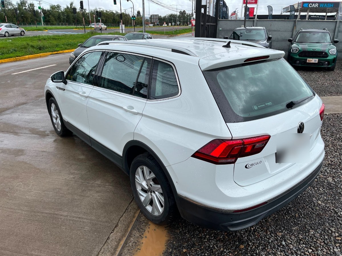 Volkswagen Tiguan Comfortline Tsi 4x2 1.4 Aut año 2022