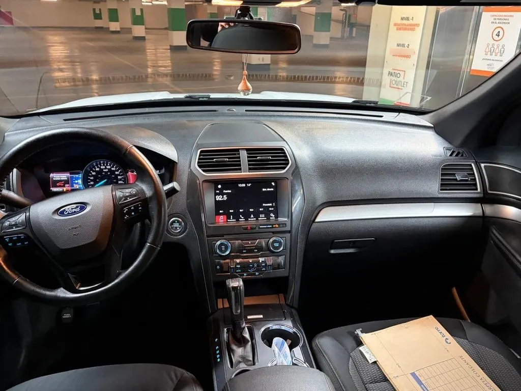 Ford Explorer 3.5 Xlt 4x2 3 Corridas At 5p año 2017