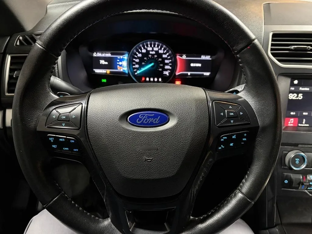 Ford Explorer 3.5 Xlt 4x2 3 Corridas At 5p año 2017