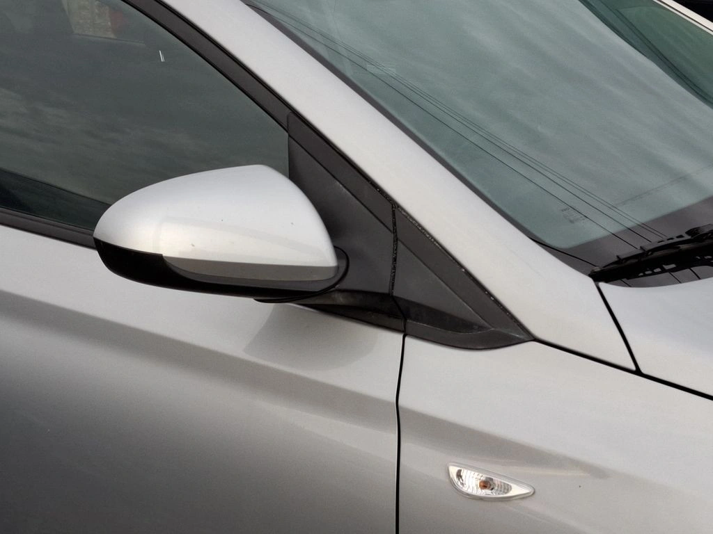 Hyundai Accent 1.4 Hci Plus 4x2 Mt 4p año 2022