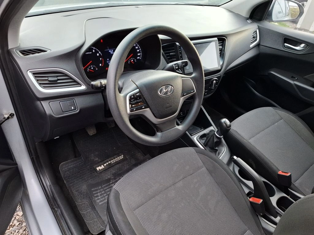 Hyundai Accent 1.4 Hci Plus 4x2 Mt 4p año 2022