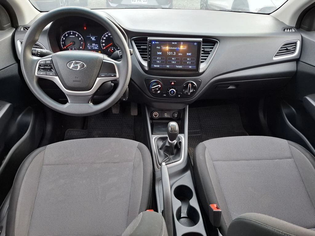 Hyundai Accent 1.4 Hci Plus 4x2 Mt 4p año 2022