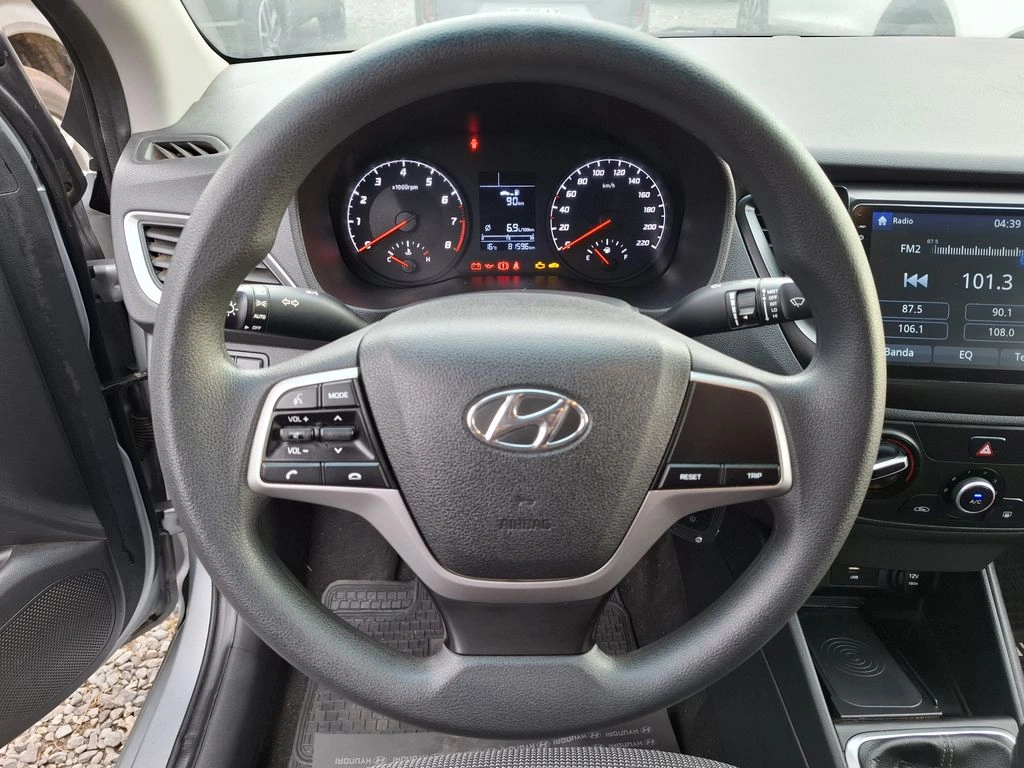 Hyundai Accent 1.4 Hci Plus 4x2 Mt 4p año 2022