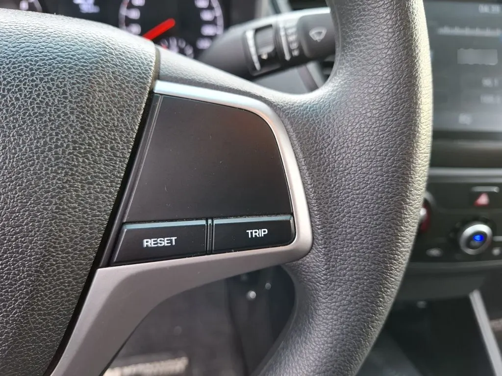 Hyundai Accent 1.4 Hci Plus 4x2 Mt 4p año 2022