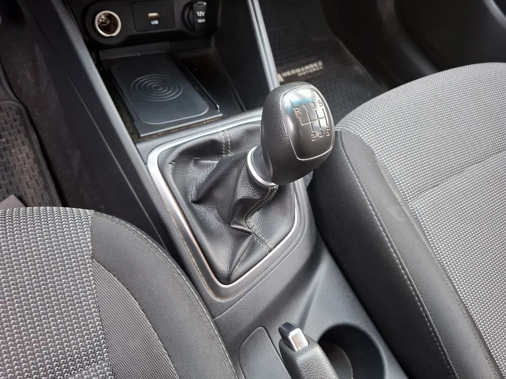 Hyundai Accent 1.4 Hci Plus 4x2 Mt 4p año 2022